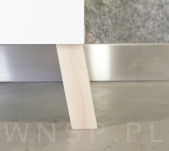 Noga kwadratowa bukowa 45 x 45 mm, 20 CM, skośna, surowa z blachą montażową - 4